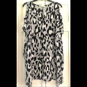 Peach Love oversized peep shoulder tunic